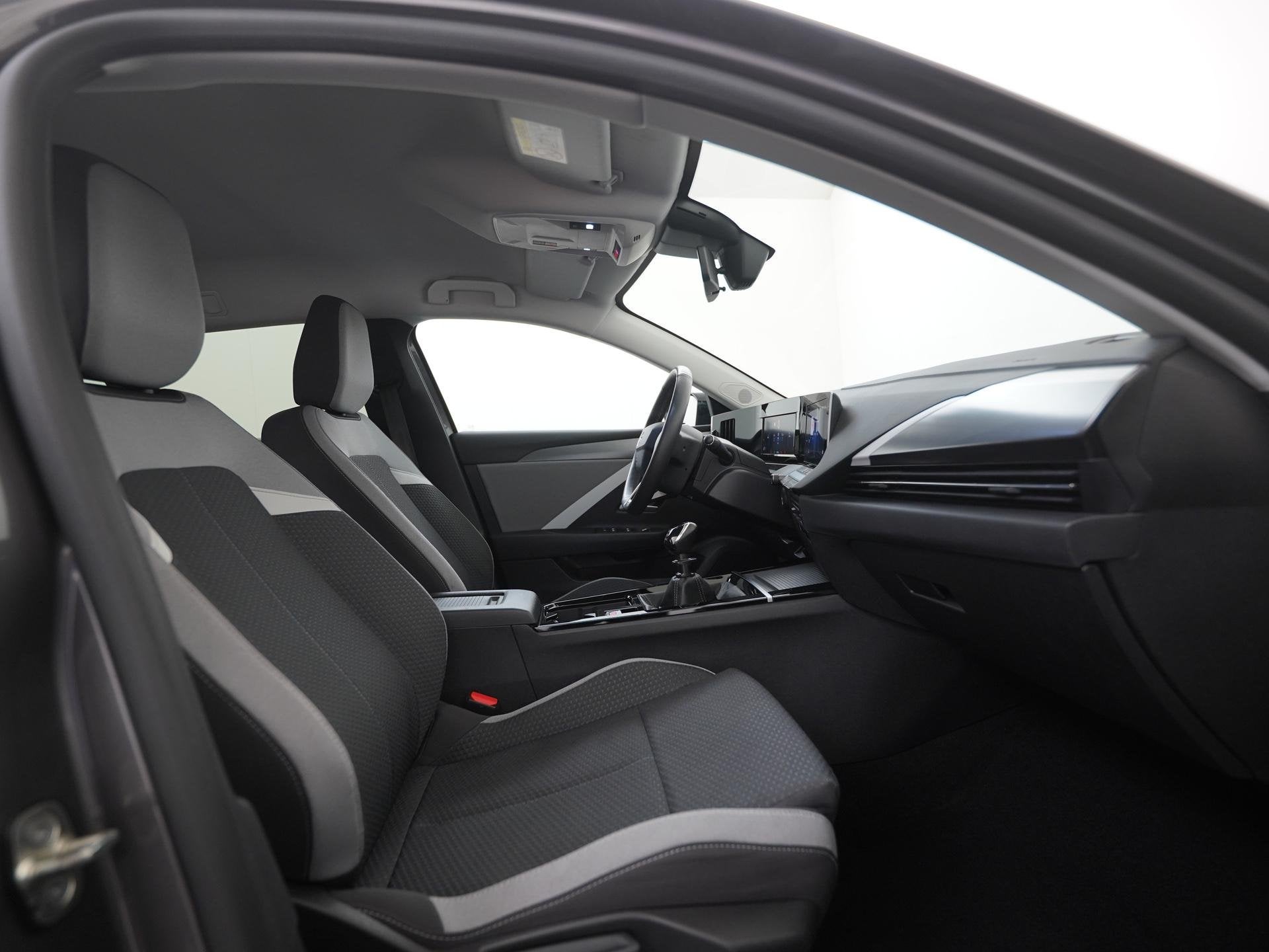 Opel Astra Sports Tourer 1.2 Turbo | Trekhaak | Zondag Open!, Voorwielaandrijving, 12 maanden, Stof, Gebruikt