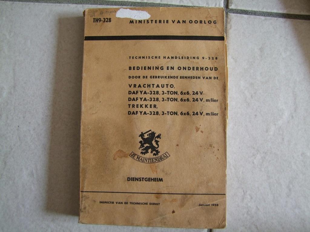 Boeken NL leger mbt voertuigen en wapens, Verzamelen, Ophalen of Verzenden, Landmacht, Nederland, Boek of Tijdschrift