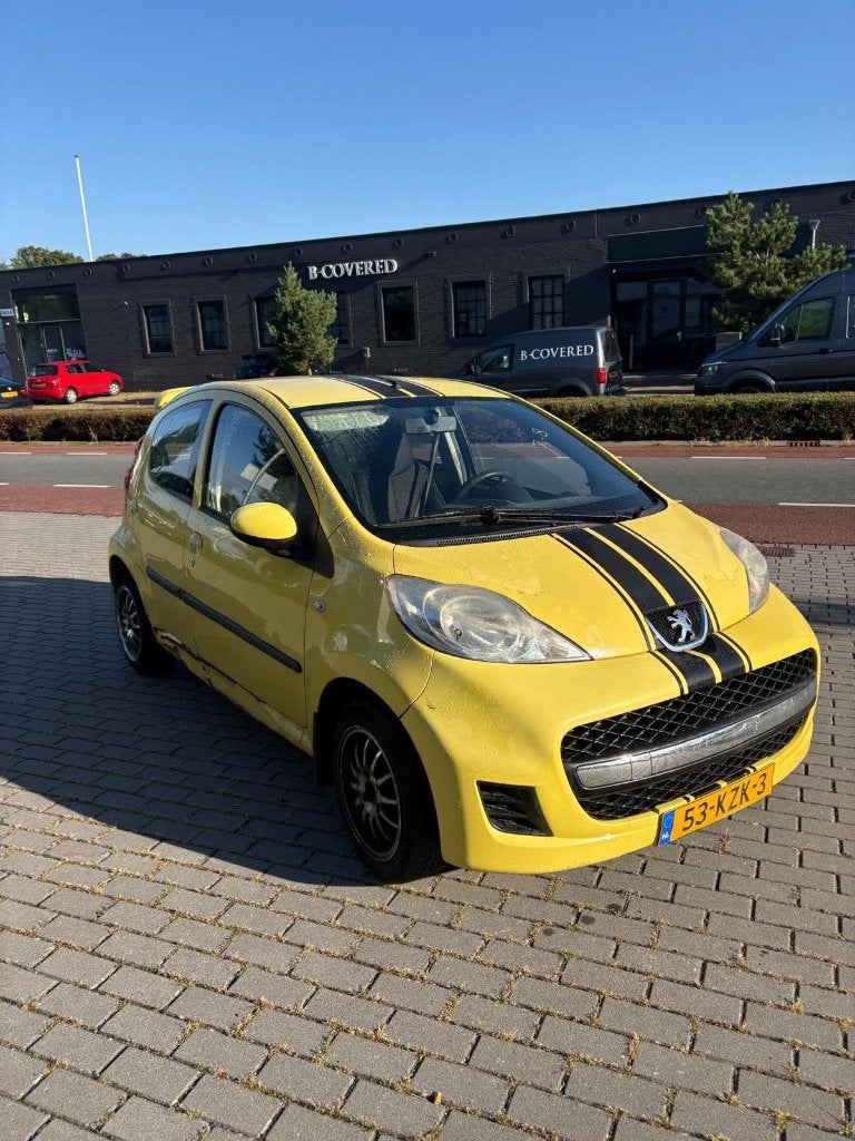 Peugeot 107 met schade - nu weer  rijdbaar, Auto diversen, Ophalen, Geel, Handgeschakeld, Benzine