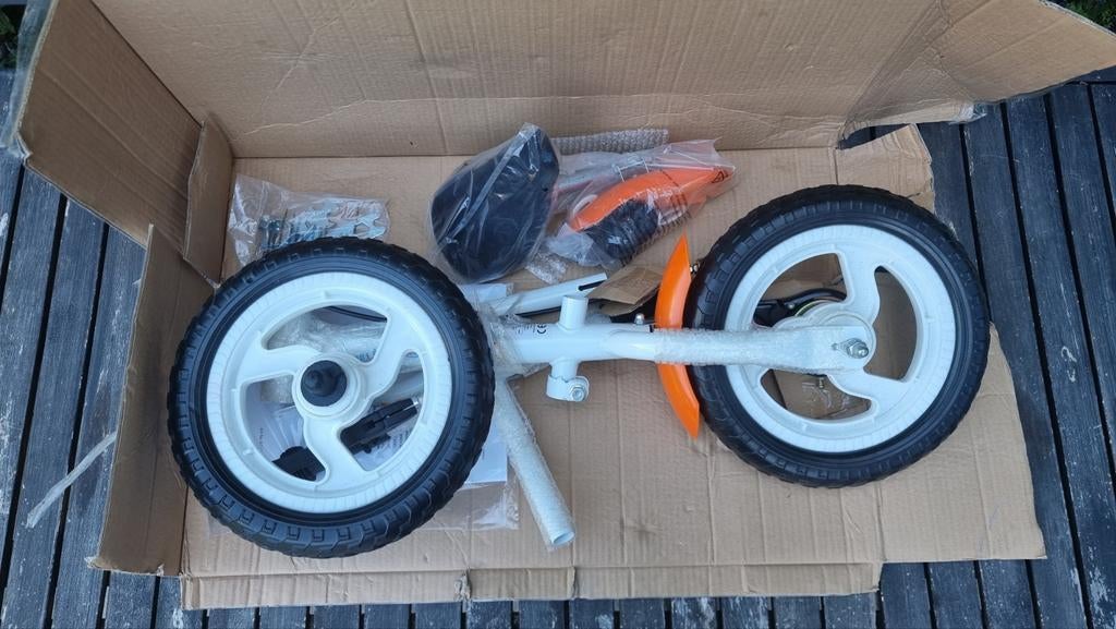 Nieuwe loopfiets voor kinderen - Wit met oranje accenten, Ophalen of Verzenden