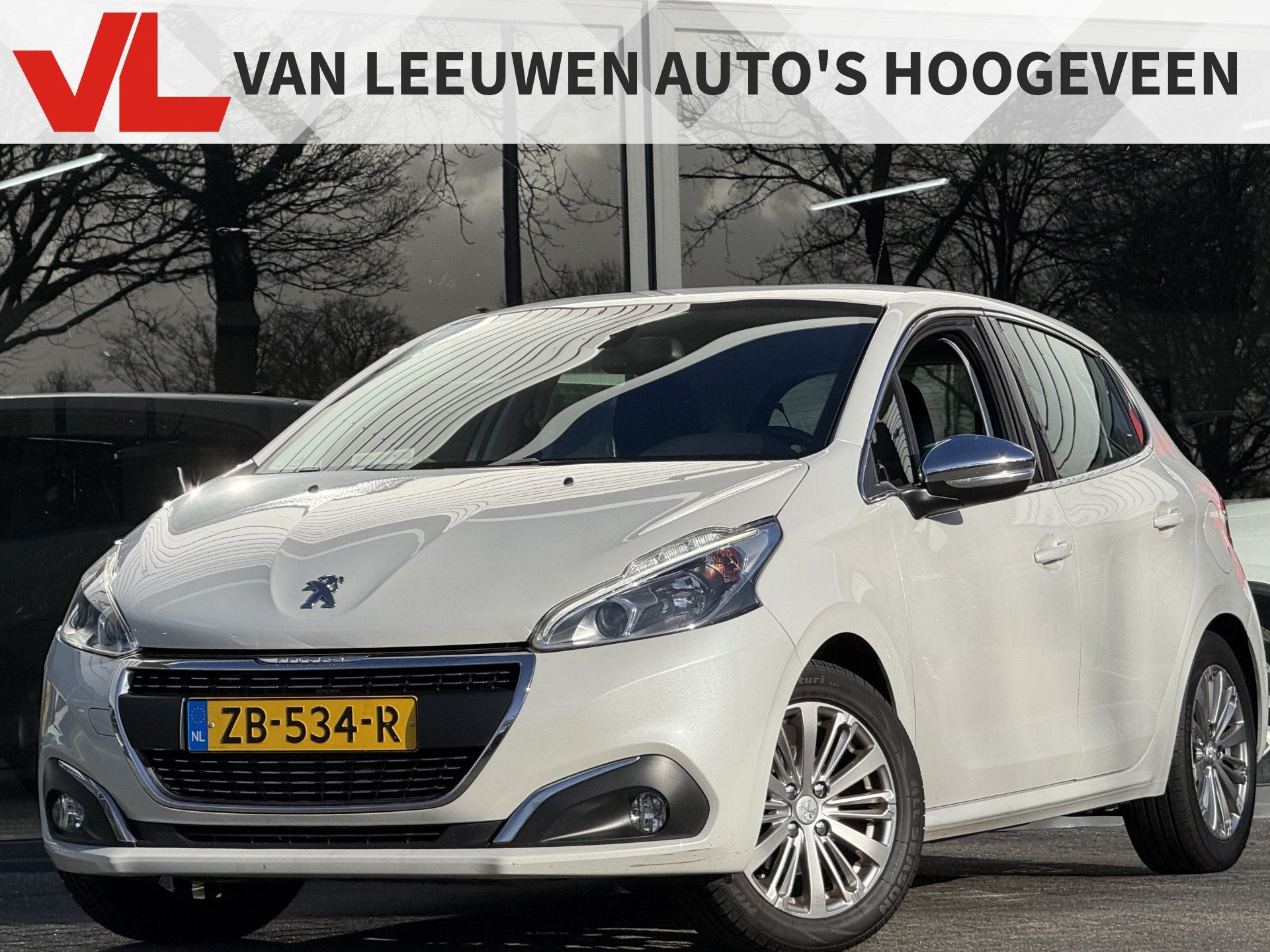 Peugeot 208 1.2 PureTech Allure | Navigatie | Climate Contro, Van Leeuwen Auto's Hoogeveen, 1199 cc, Wit, Handgeschakeld