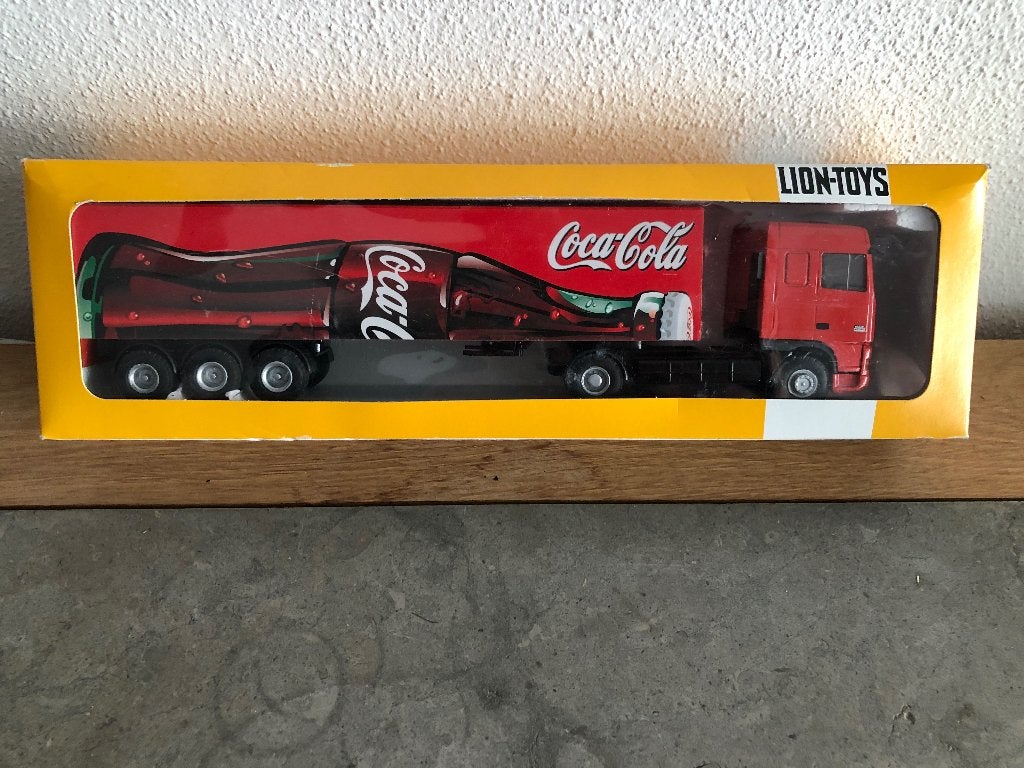 Mdl.004 / DAF 95XF "Coca-Cola" botle Truck, Hobby en Vrije tijd, Modelauto's | 1:43, Ophalen of Verzenden, Zo goed als nieuw, Bus of Vrachtwagen