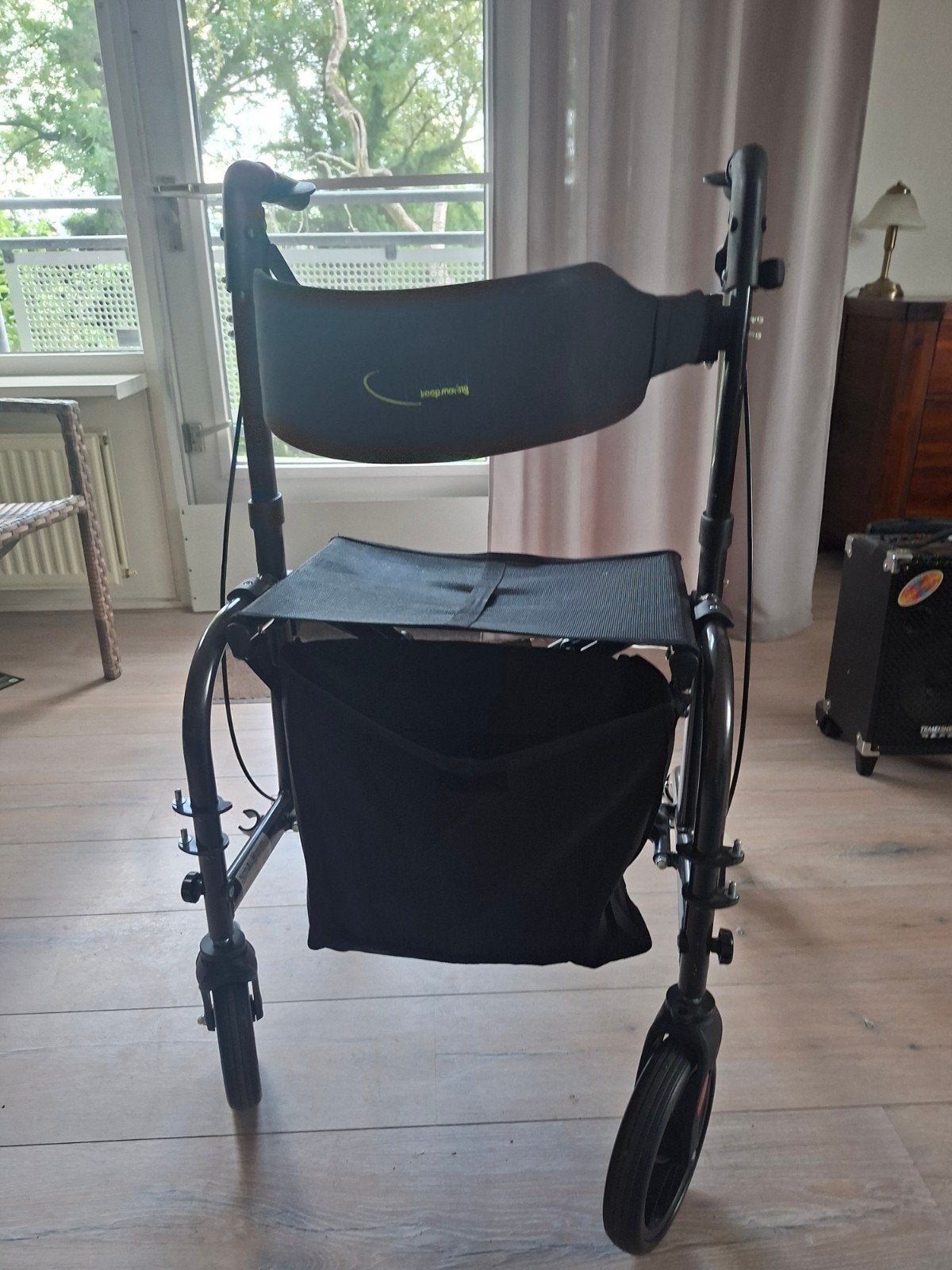 rollator in goede staat, Ophalen, Opvouwbaar, Zo goed als nieuw