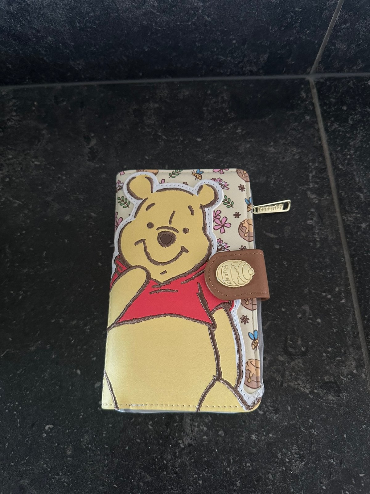 Disney Loungefly winnie the pooh bloemen portemonnee nieuw, Ophalen of Verzenden, Nieuw, Beige, Overige merken