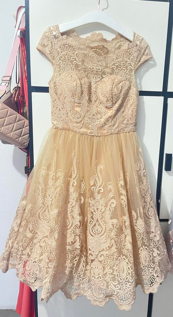 Chi Chi London jurk, Beige, Zo goed als nieuw, Knielengte, Ophalen