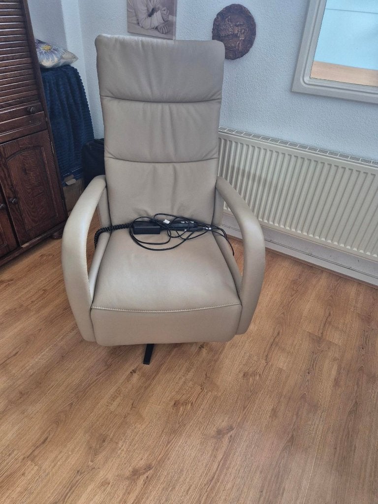 Sta op Stoel, Huis en Inrichting, Fauteuils, Ophalen, Minder dan 75 cm, Leer, Zo goed als nieuw