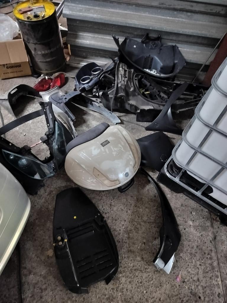 Diverse Piaggio mp3 kappen, Motoren, Ophalen, Jax, Jax, Jax