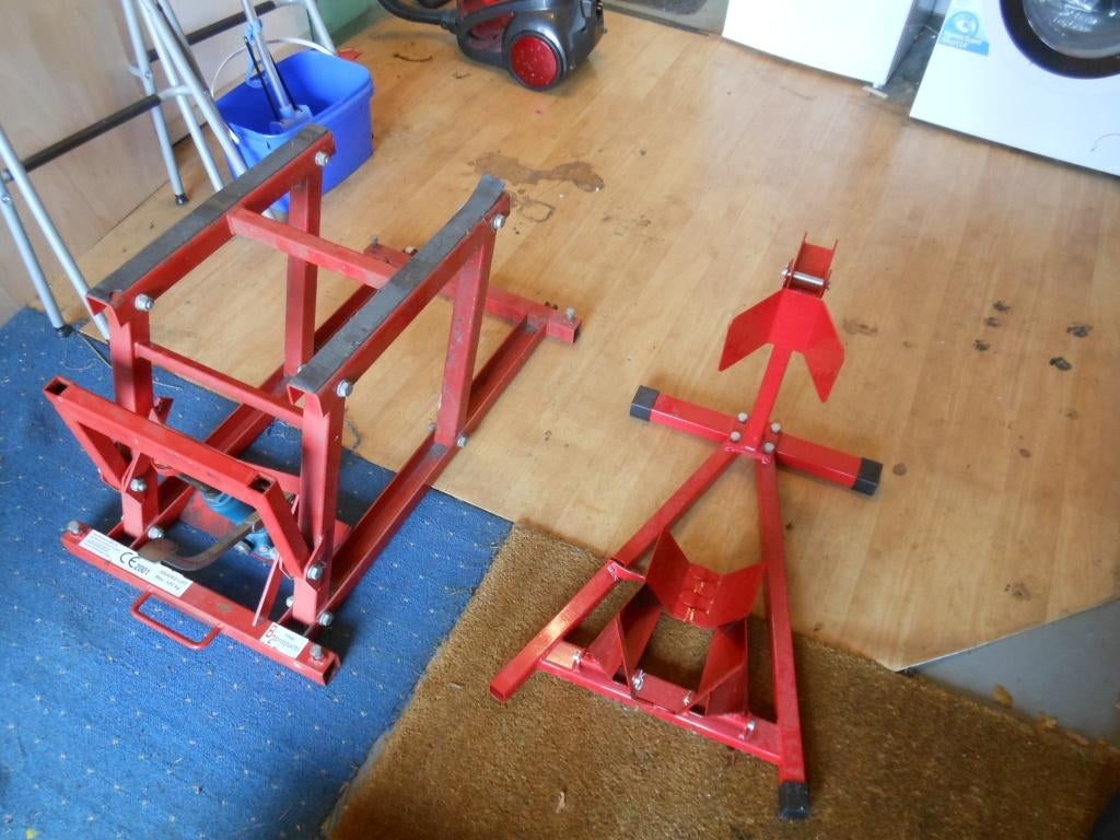 Motorlift en inrijstandaard, Ophalen