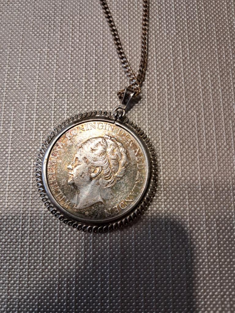 Zilveren Rijksdaalder 1931 met ketting, Postzegels en Munten, Bankbiljetten | Nederland, Ophalen of Verzenden, 2½ gulden, Setje