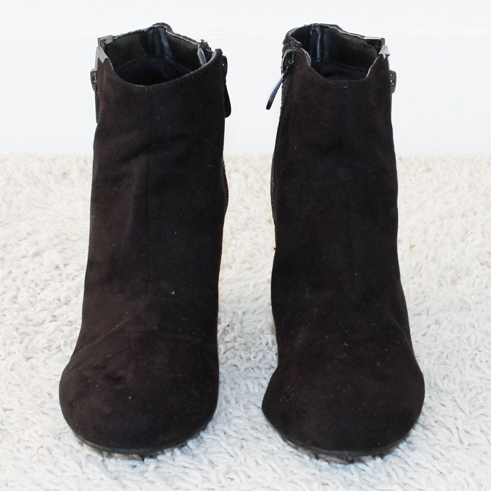 Mooie Zwart Suede Enkellaarsjes s27 (Maat 37) € 40,-, Zwart, Lage of Enkellaarzen, Ophalen of Verzenden, Zo goed als nieuw