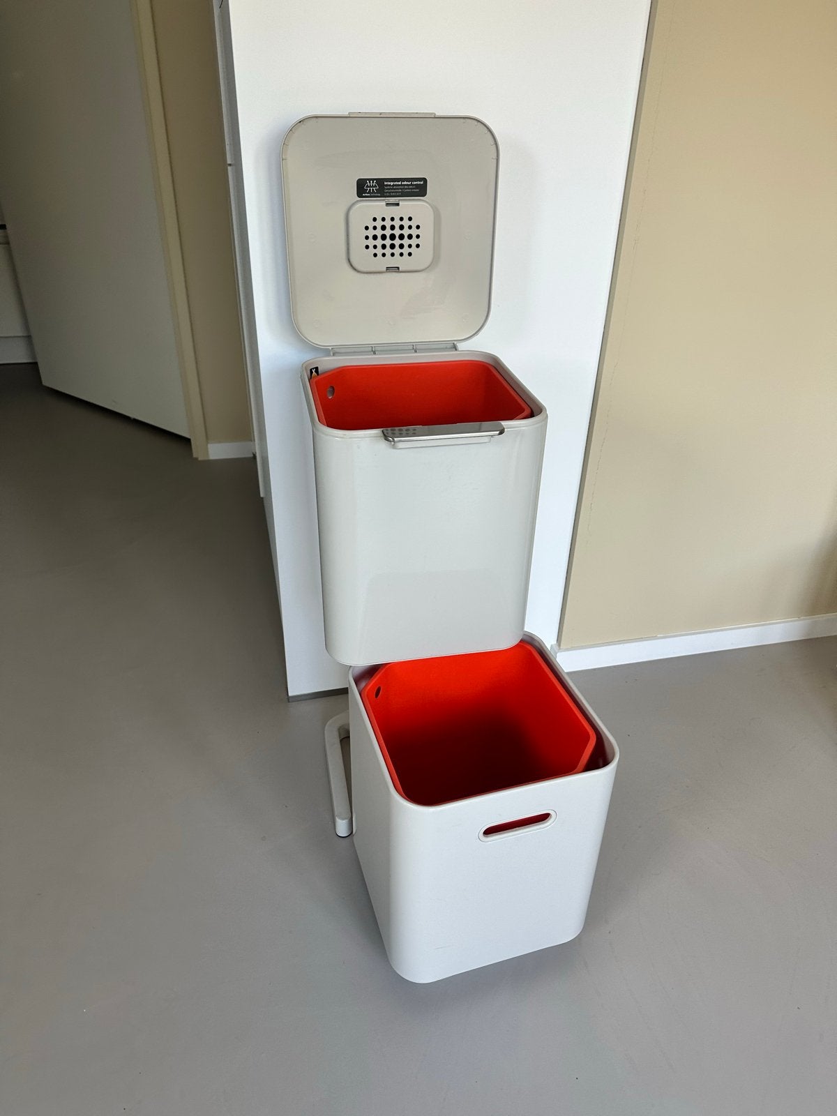 Joseph Joseph prullenbak 60L, 40 liter of meer, Ophalen, Zo goed als nieuw, Kunststof