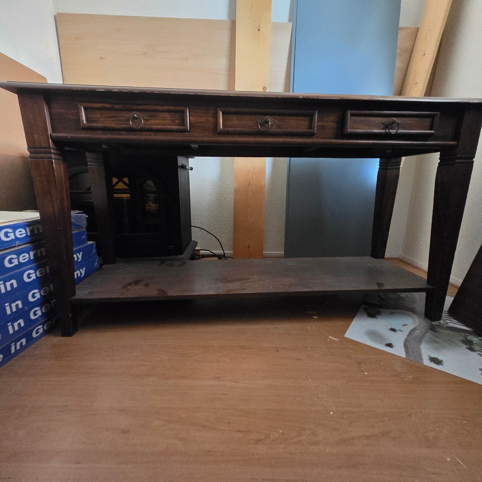 Donkerbruine sidetable met lades en plank, Antiek en Kunst, Ophalen