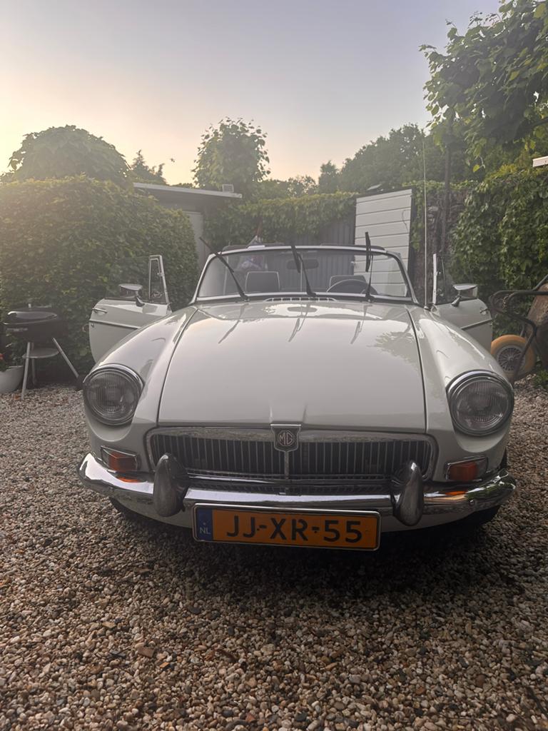 MG *b*b 1.8 Tourner 1978 Wit, Auto's, MG, Particulier, B, Benzine, Euro 1, Cabriolet, Handgeschakeld, Geïmporteerd, Wit, Zwart