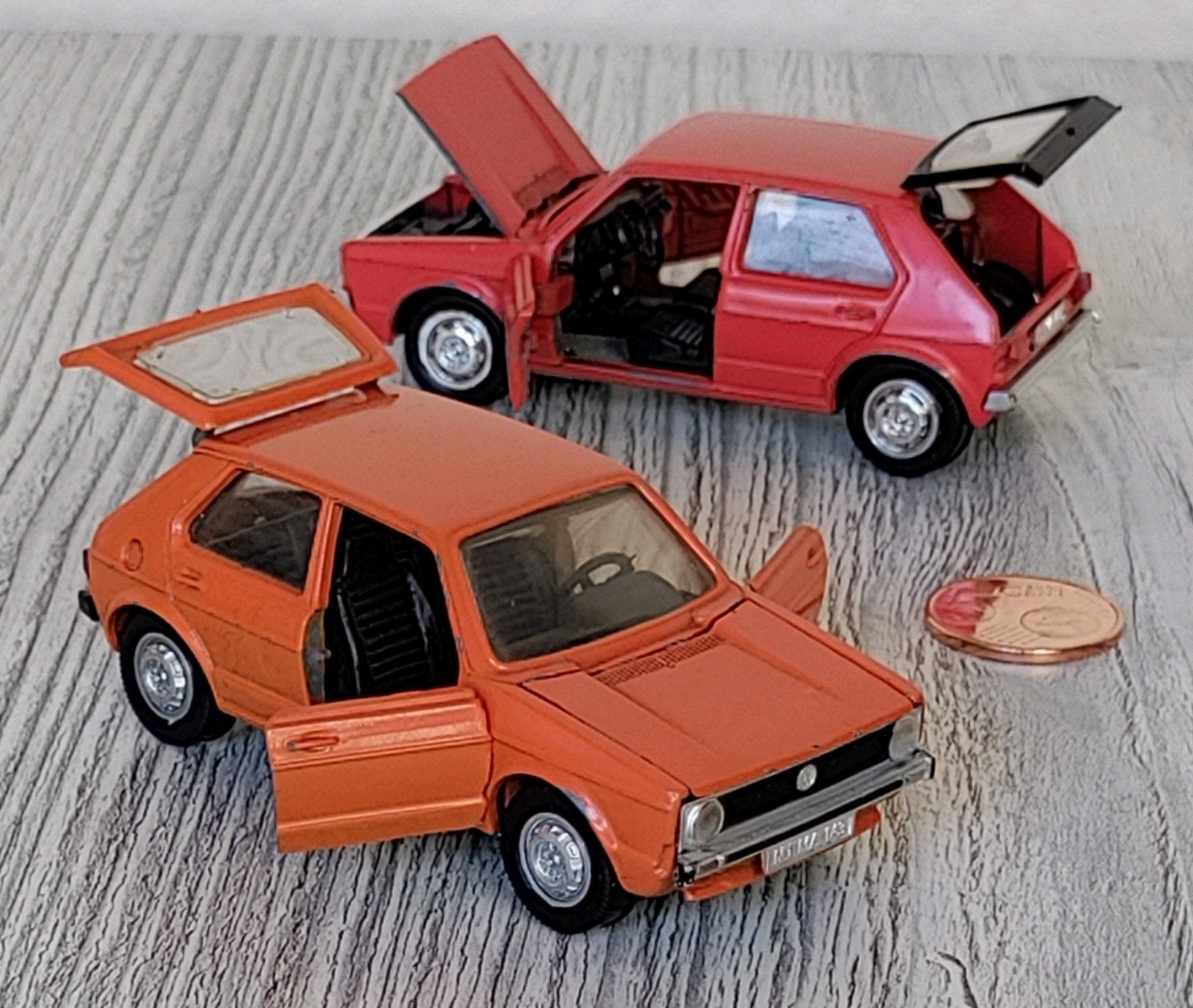 Schuco 301621 VW Golf 1:43 Modelauto (2 stuks), Hobby en Vrije tijd, Modelauto's | 1:43, Ophalen of Verzenden, Gebruikt, Auto
