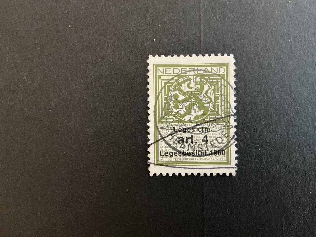 Belasting/fiscaal: paspoort legesbesluit 1960, Postzegels en Munten, Postzegels | Nederland, Verzenden, Na 1940, Gestempeld