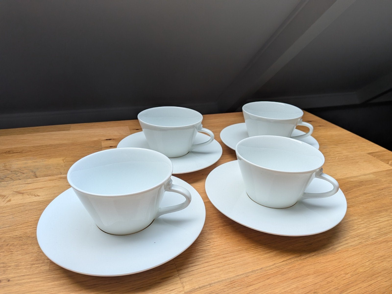 Set van 4 Nespresso Ritual kop en schotels, Ophalen of Verzenden, Zo goed als nieuw, Overige merken, Kop(pen) en/of Schotel(s)