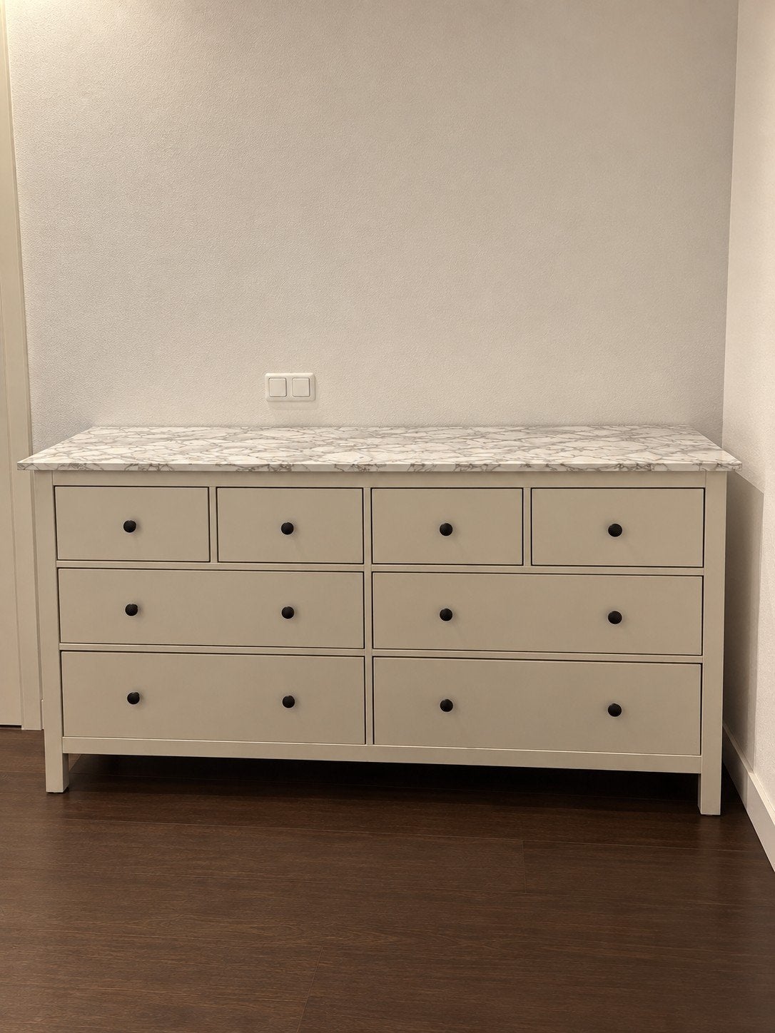 IKEA Hemnes ladekast met 8 lades - wit/marmerlook, Huis en Inrichting, Gebruikt, 100 tot 150 cm, 100 tot 150 cm, Ophalen of Verzenden