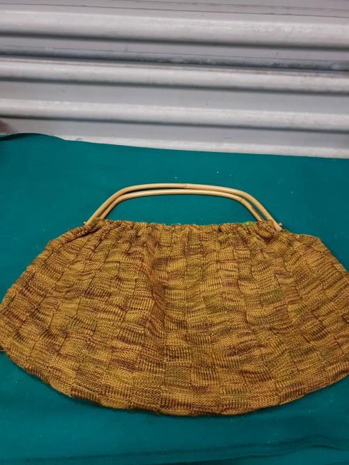 Handtas, retro, gehaakt, bruin groen, rotan handvatten, Sieraden, Tassen en Uiterlijk, Tassen | Damestassen, Ophalen of Verzenden