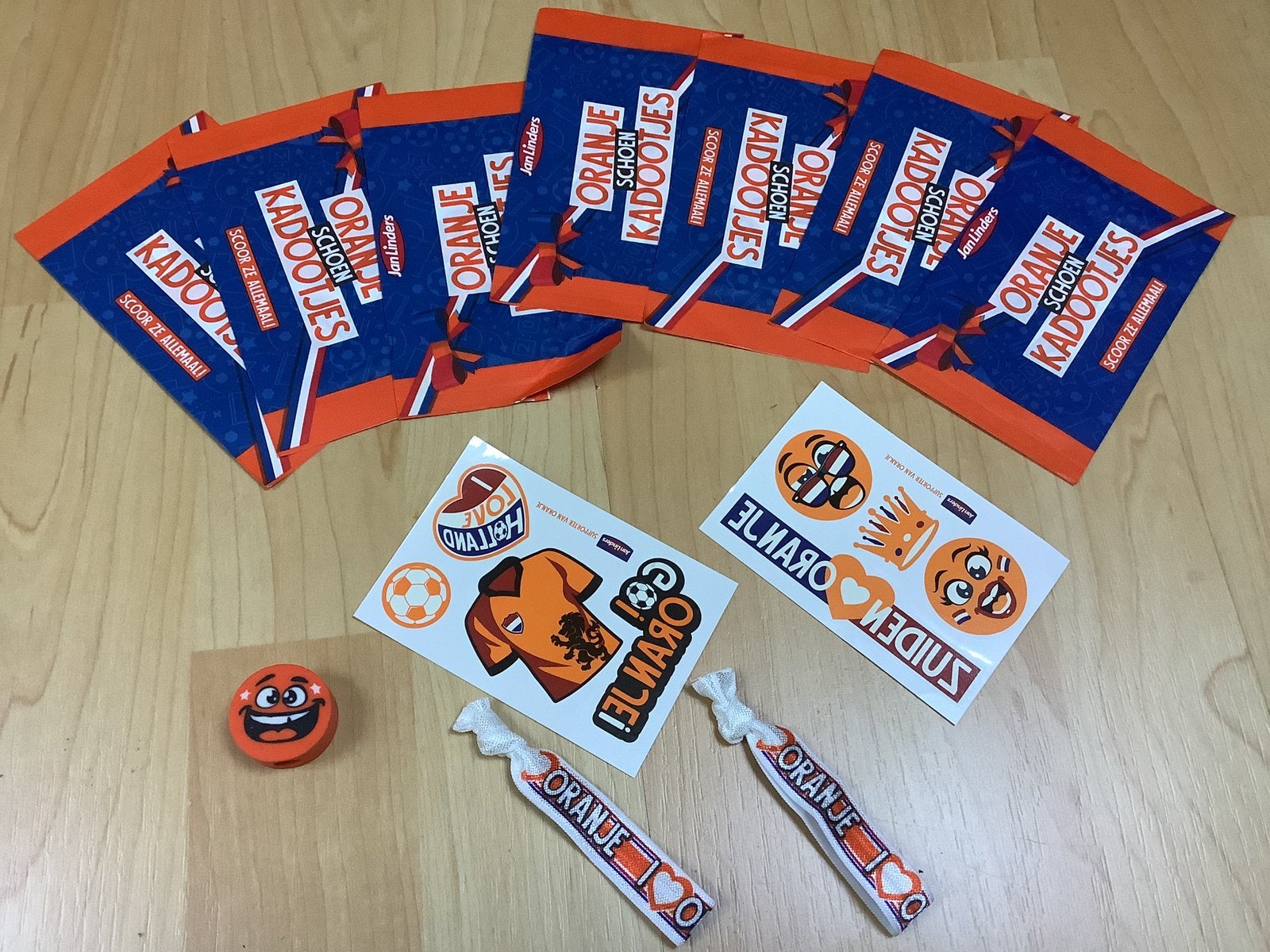 12 Jan linders oranje EK EK voetbal versiering spullen, Albert Heijn, Ophalen of Verzenden