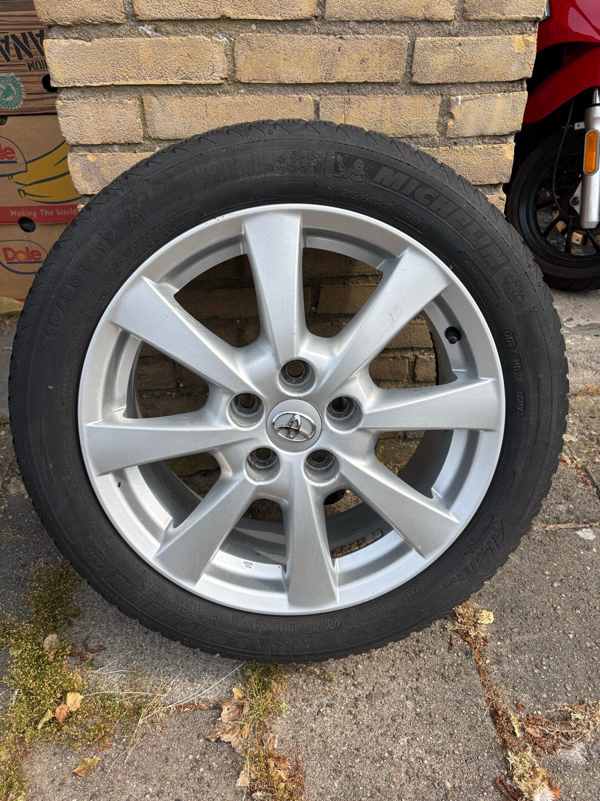 Winterbanden 215 50 17 op Toyota velgen, Ophalen, Gebruikt