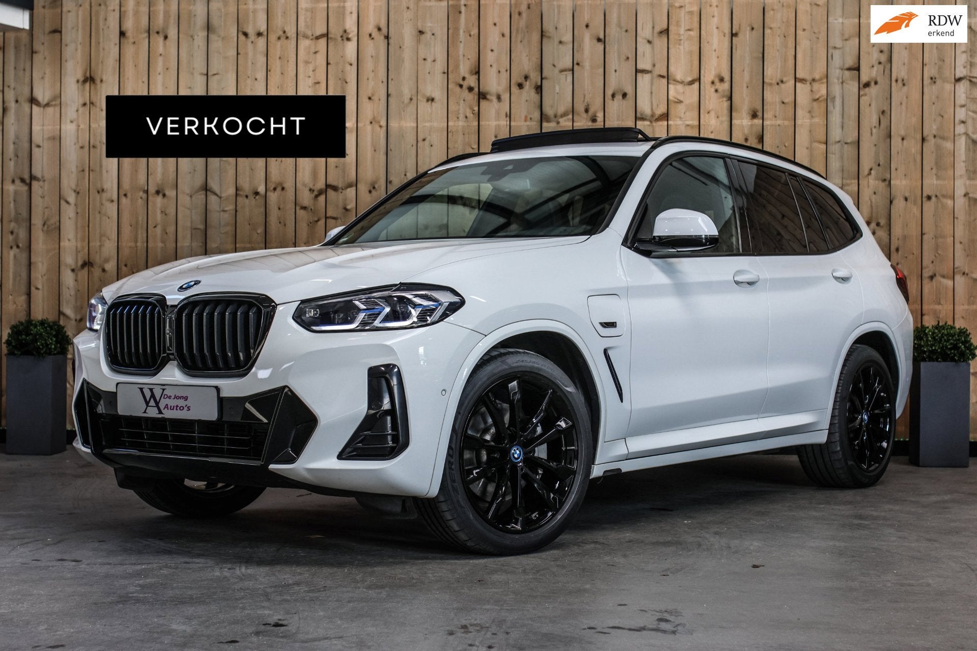 BMW X3 XDrive30e M-Sport *Pano*360 Camera*Laser Led*Leder*, Auto's, 1998 cc, Gebruikt, 2000 kg, Wit