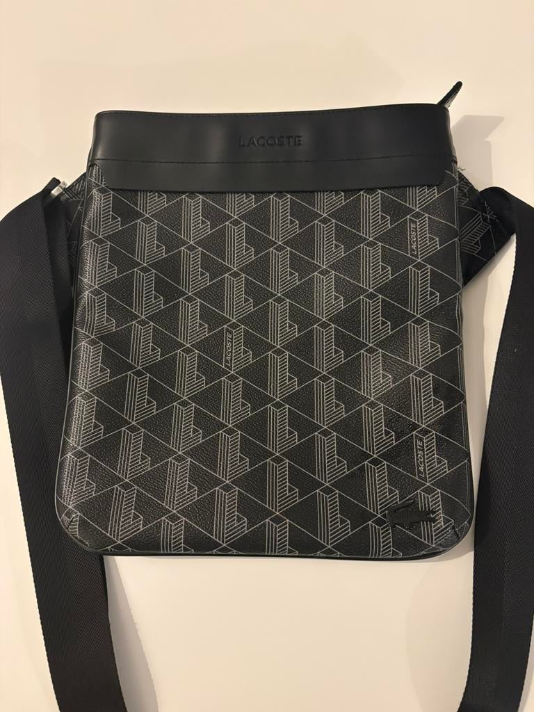 Lacoste schoudertas met logo patroon, Sieraden, Tassen en Uiterlijk, Tassen | Schoudertassen, Ophalen, Zo goed als nieuw, Zwart