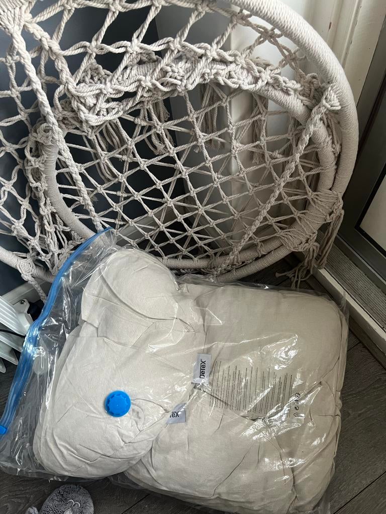 Hangstoel Macramé met kussen - Crème, Huis en Inrichting, Woonaccessoires | Kransen, Ophalen, Zo goed als nieuw