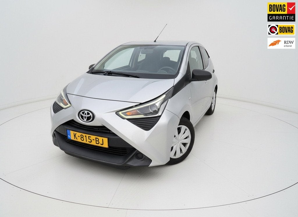Toyota Aygo 1.0 VVT-i x-fun|elekt. ramen|Multistuur|, Voorwielaandrijving, Gebruikt, Euro 6, 4 stoelen