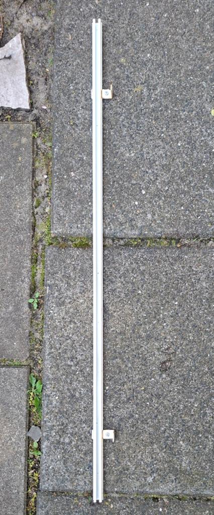 Gratis gordijnrail 95 cm. metaal, Ophalen, Gebruikt
