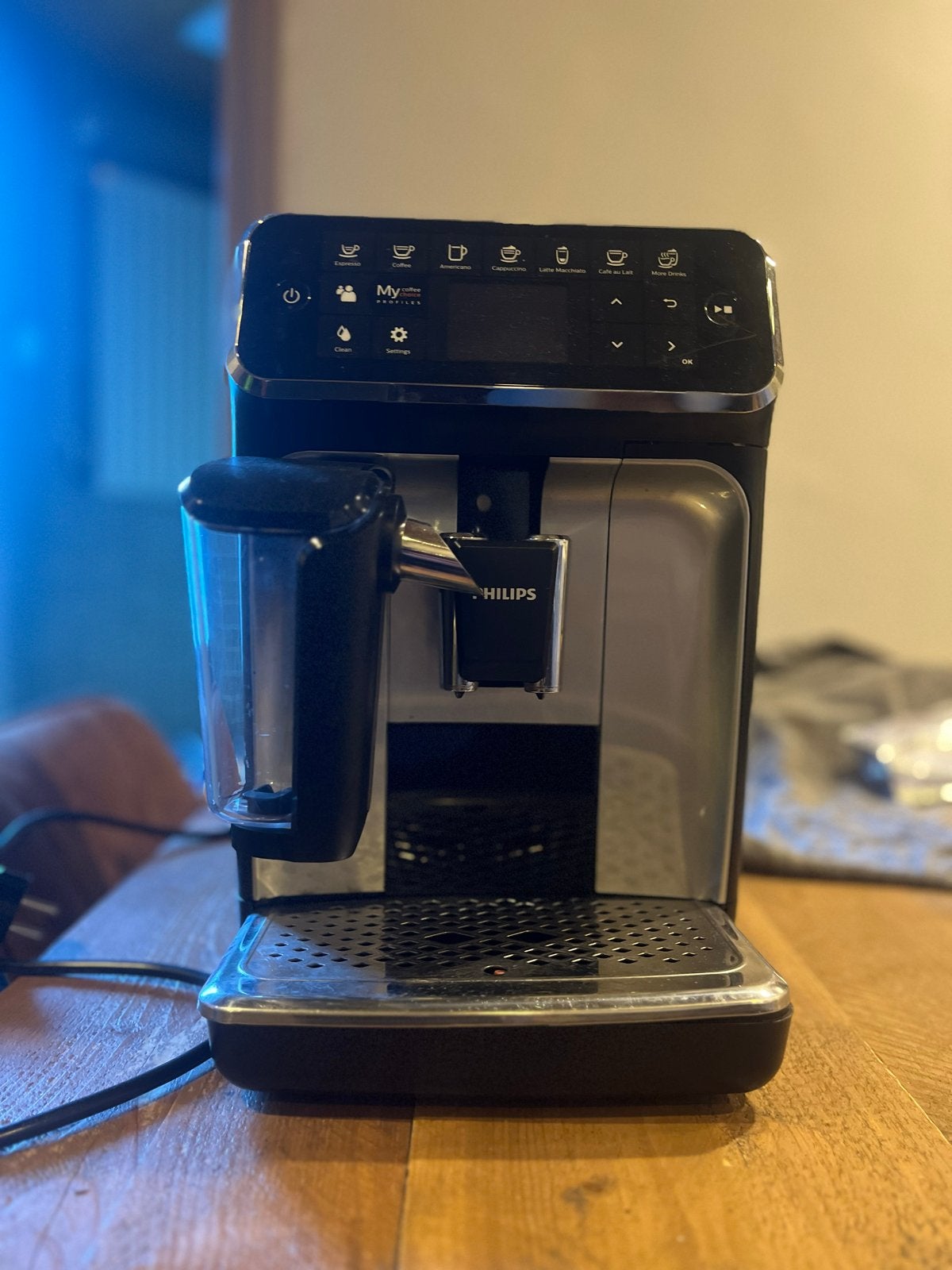 Philips LatteGo Koffiezetapparaat - Volautomatisch, Afneembaar waterreservoir, Gebruikt, Espresso apparaat, 10 kopjes of meer