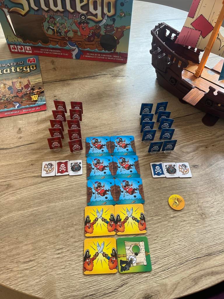 Stratego Pirates! Gezelschapsspel - Compleet met schip!, Een of twee spelers, Ophalen of Verzenden, Zo goed als nieuw