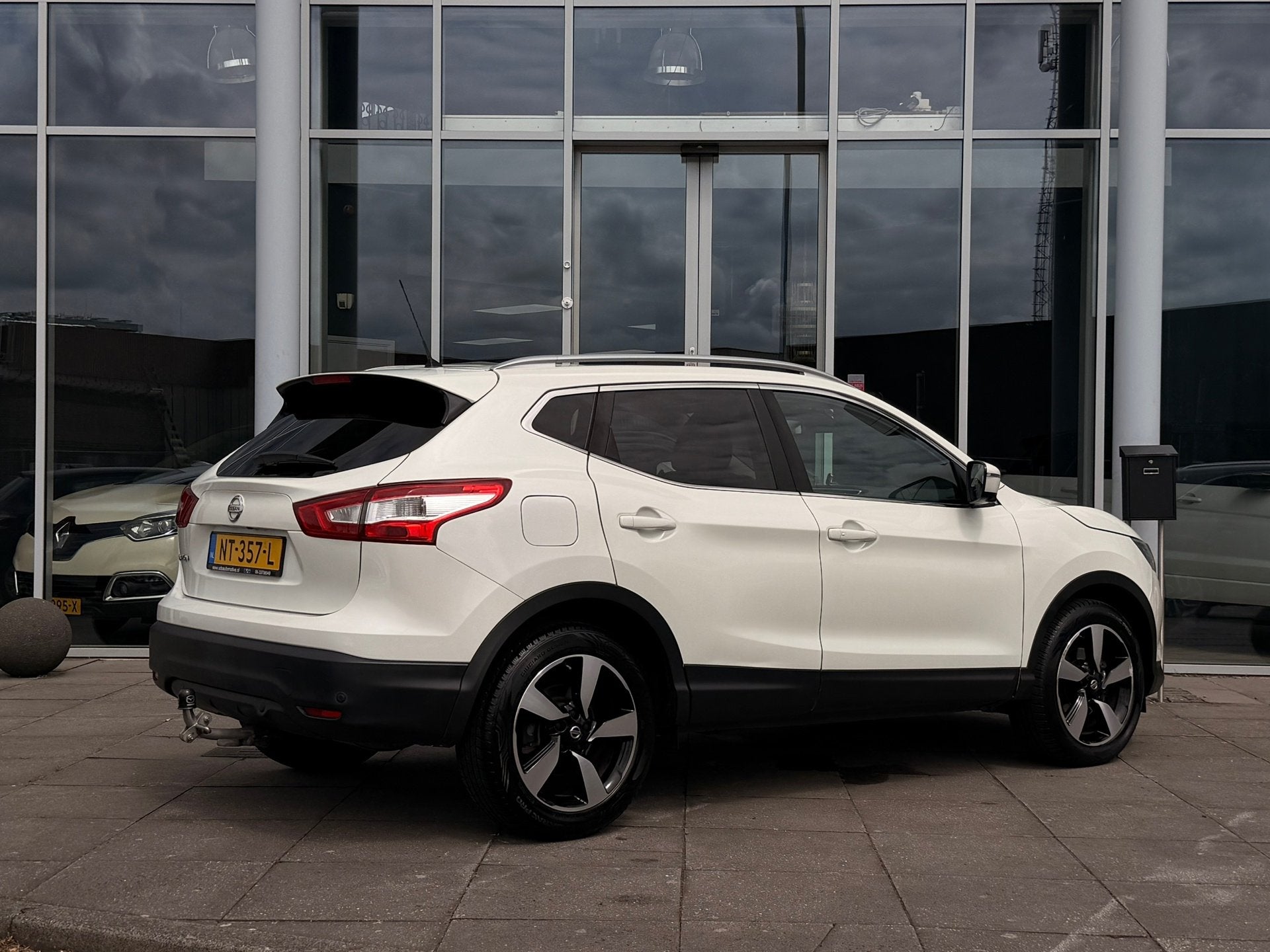 Nissan Qashqai 1.2 Tekna|360Camera|Pano|Trekhaak, Auto's, Voorwielaandrijving, Gebruikt, 4 cilinders, Met garantie (alle)