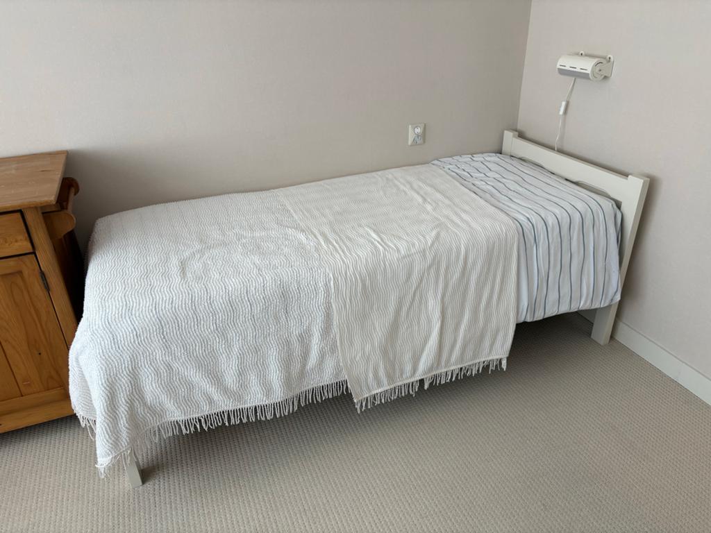 Eenpersoons houten bed - 190 x 80 cm, Huis en Inrichting, Ophalen, Gebruikt, Eenpersoons, 190 cm of minder