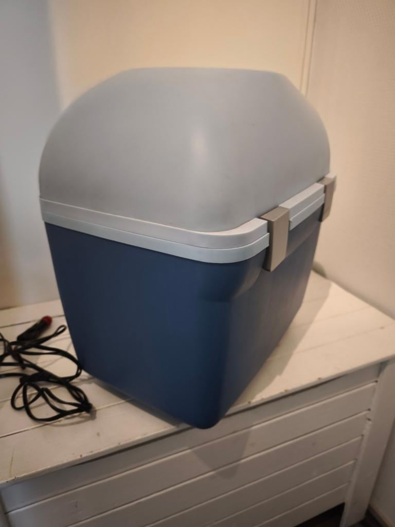Electric cool box for car and camping, Caravans en Kamperen, Koelboxen, Gebruikt, Koelbox, Elektrisch, Ophalen of Verzenden