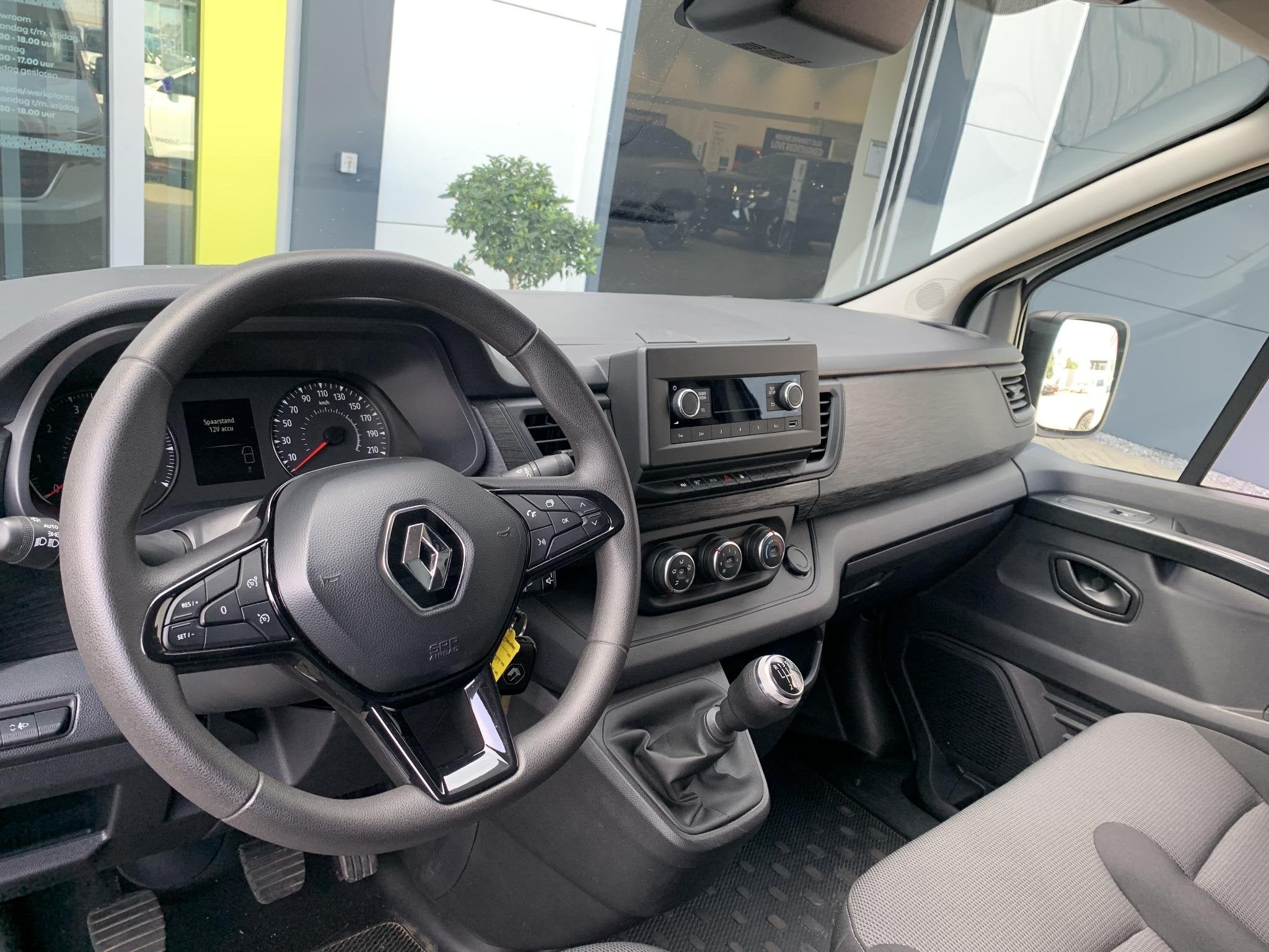 Renault Trafic 2.0 Blue dCi 130 T29 L1H1 Advance | BPM vrij, Stof, Gebruikt, 4 cilinders, Met garantie (alle)