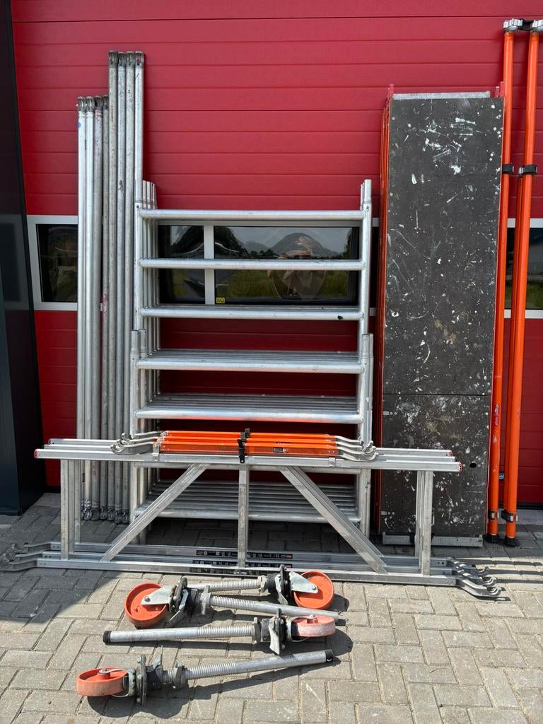 Altrex rolsteiger te koop 9.2 m wh incl safe rekken, Ophalen, Poortinga, Zo goed als nieuw, 5 meter of hoger