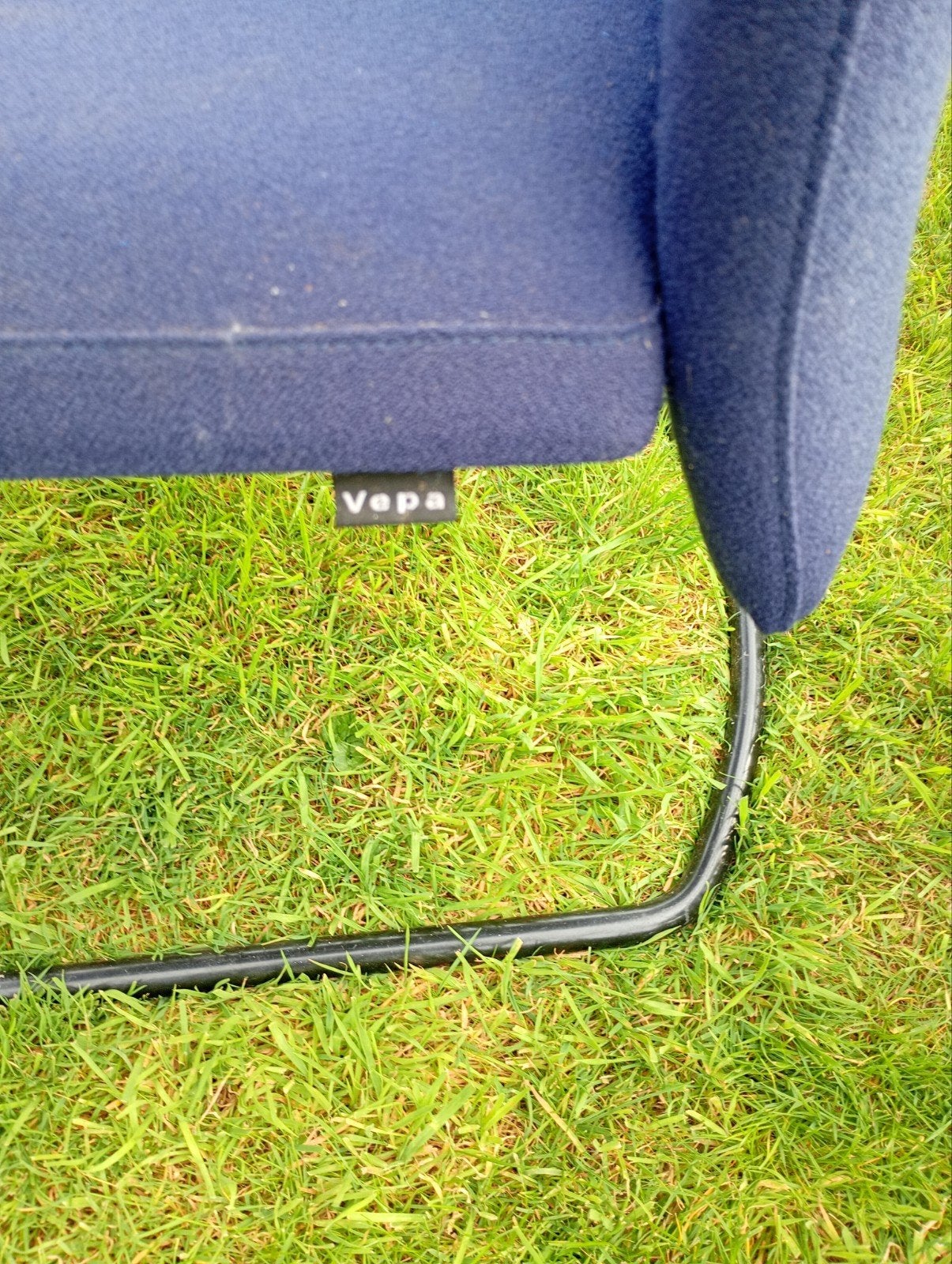 Foto 3 van Set van 3 Vepa bureaustoelen - Blauw met houten armleuningen