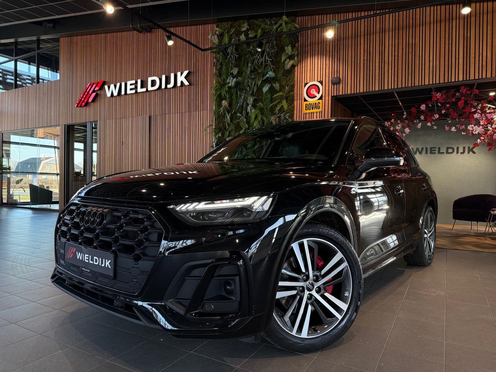 Audi Q5 55 TFSI e S tronic quattro S line bus. Panorama schu, Auto's, Audi, Automaat, Stof, Zwart, 4 cilinders