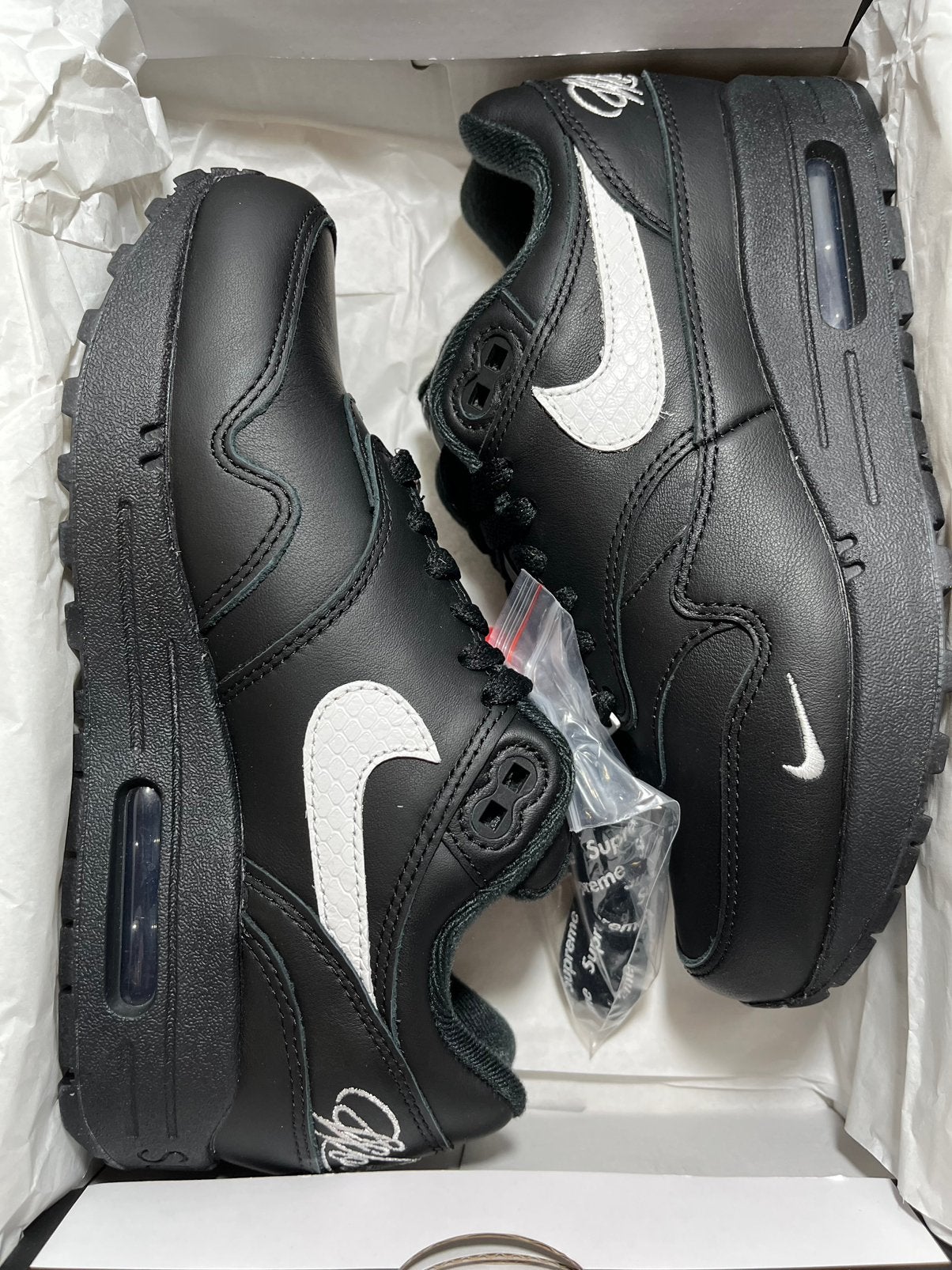 Nike Air Max 1 Supreme Black, Zwart, Nieuw, Ophalen of Verzenden, Sneakers of Gympen