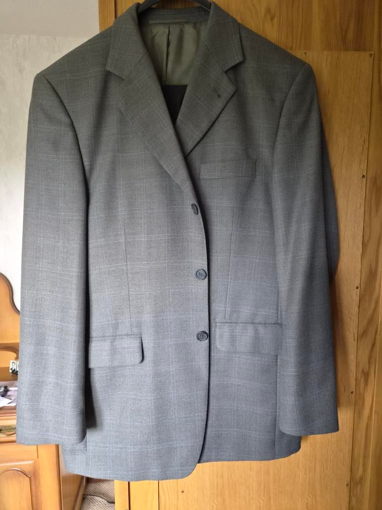 Nieuw 2 delig kostuum maat 50, Kleding | Heren, Kostuums en Colberts, Ophalen of Verzenden, Nieuw, Maat 48/50 (M), Grijs