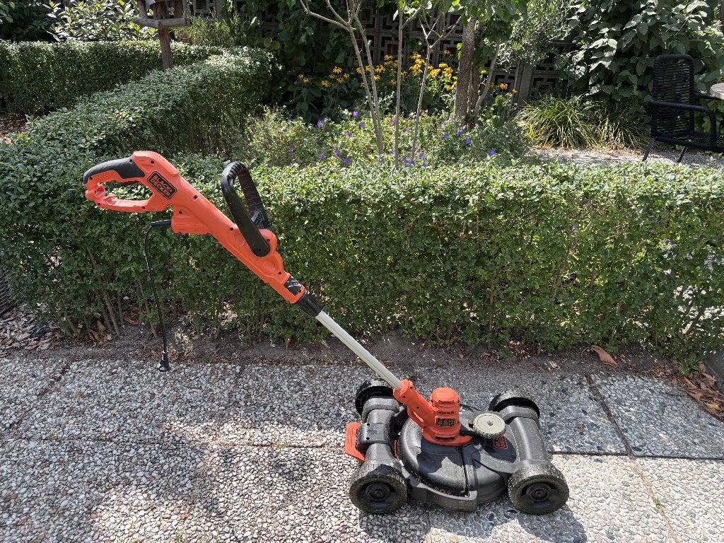 Grasmaaier & Trimmer in 1! BLACK+DECKER BESTA530, Ophalen, Cirkelmaaier, Gebruikt, Accu-grasmaaier