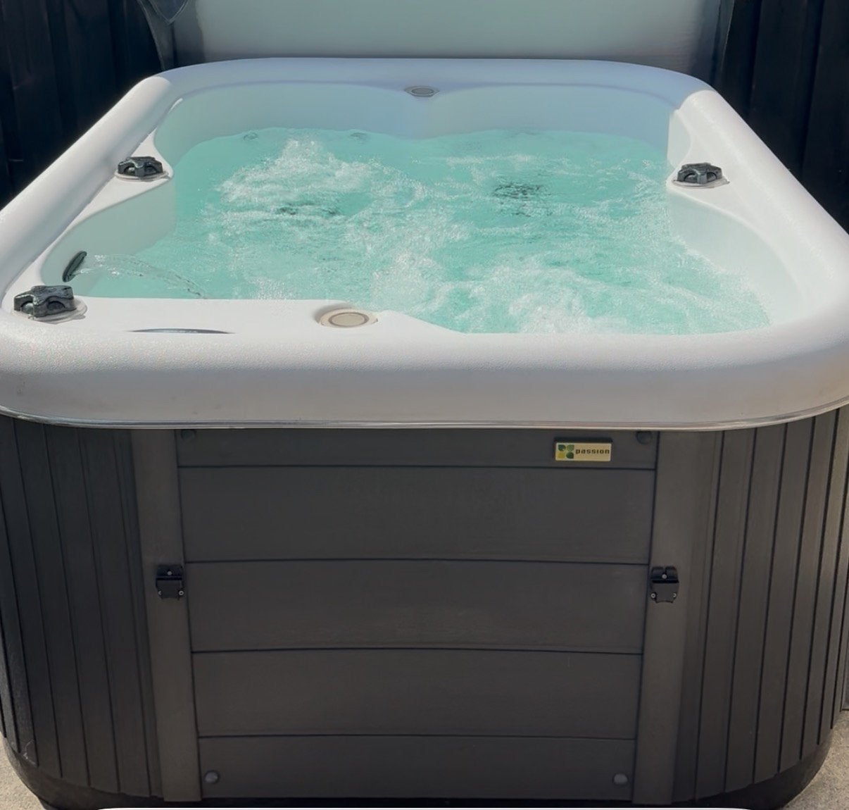 Luxe Jacuzzi 3-pers. Spa Tenerife Diamond– WEG VOOR 11/9!, Ophalen, Zo goed als nieuw, Afdekzeil, Vast