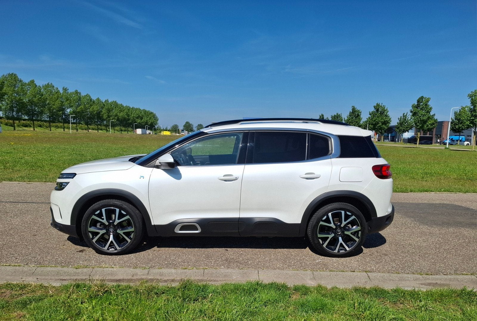 Citroën C5 Aircross 1.6 Hybrid 225 Shine 2022 Wit /panodak, Auto's, Euro 6, 4 cilinders, 181 pk, C5 Aircross