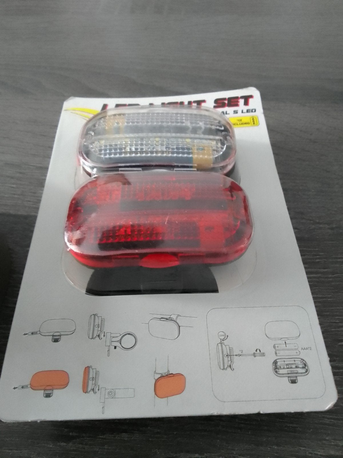 Nieuwe Fietsverlichting LED Set - Voor- en Achterlicht, Ophalen, Nieuw, Batterij, Verlichtingsset
