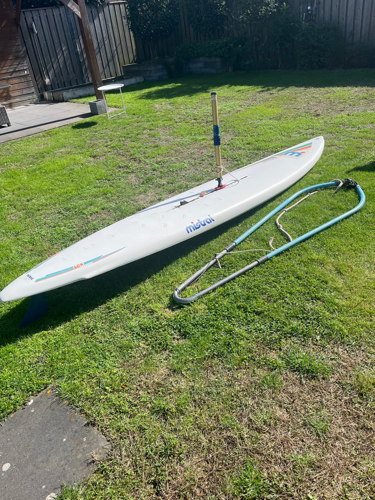 Complete windsurf set - Ideaal voor beginners!, Watersport en Boten, Ophalen, Mistral, Gebruikt, 5 tot 6.5 m²