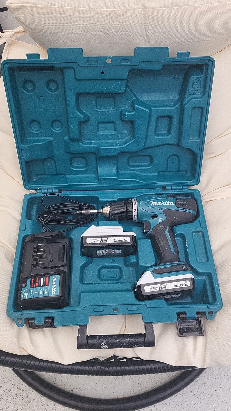 Makita Boor- en Schroefmachine in Super Staat, Ophalen, 600 watt of meer, Variabele snelheid, Zo goed als nieuw