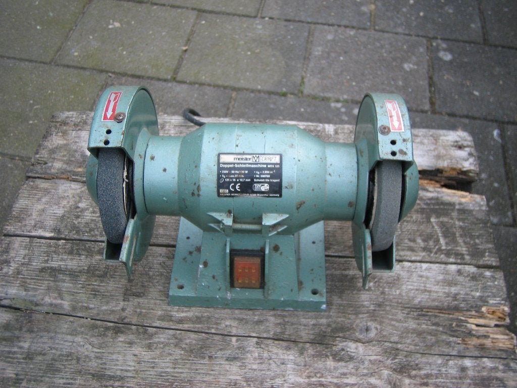 mooie slijpsteen voor de handige harry, Ophalen of Verzenden, Zo goed als nieuw, Minder dan 700 watt, Werkbankslijpmachine