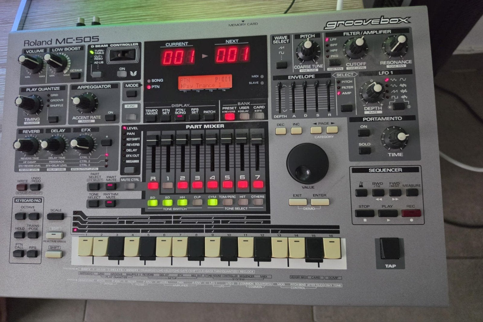 Roland MC-505 Groovebox vintage, Muziek en Instrumenten, Drumcomputers, Ophalen of Verzenden, Gebruikt, Roland