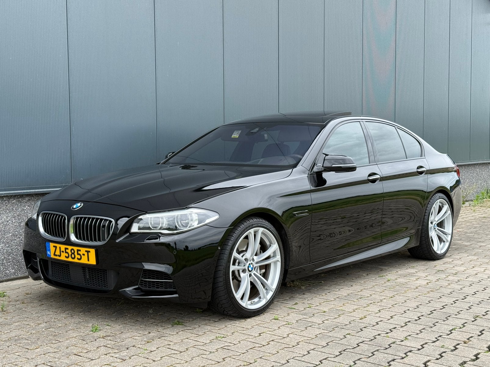 BMW 5-Serie M550d xDrive 2015 DAK|HUD|SOFTCLOSE|NIGHTVISION, Auto's, Automaat, Euro 6, 2993 cc, 2000 kg