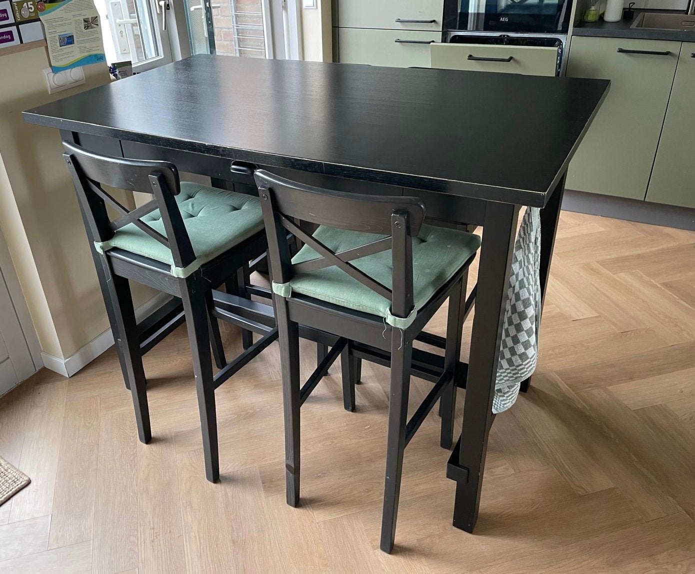 Ikea Nordviken bar met 4 barkrukken, Huis en Inrichting, Ophalen, Gebruikt, Inclusief barstoelen